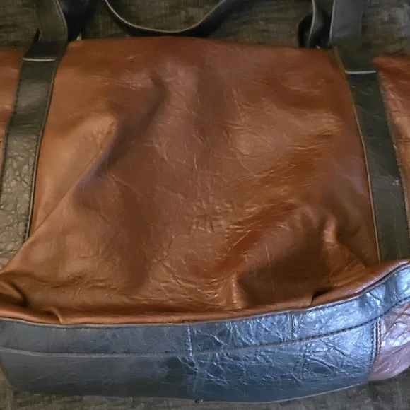 Plum Two-Tone Shoulder Bag – Brown & Black Faux Leather –approx 15x10x5 - Picture 5 of 10